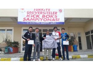 Adıyaman Üniversitesi Öğrencileri Kick Boks Şampiyonasından Madalya İle Döndü