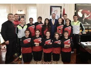 Futsal Takımı’ndan Akgül’e Şampiyonluk Sözü