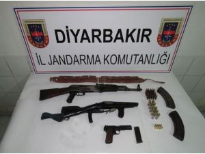 Diyarbakır’da Çok Sayıda Silah Ve Mühimmat Ele Geçirildi