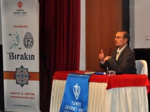 NEÜ’de Prof. Dr. Orhan Çeker Helal Gıda Konferansı Verdi