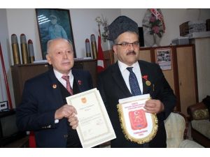 Dedesinin İstiklal Madalyası’nı 101 Yıl Sonra Teslim Aldı