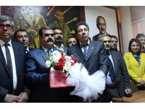 CHP Gaziantep İl Başkanlığına seçilen Hayri Sucu görevi devraldı