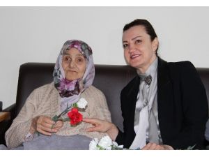 AK Partili Milletvekilleri Yaşlıları Ziyaret Etti