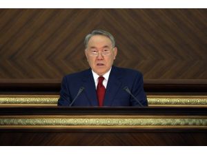 Kazakistan’da meclise giren milletvekilleri için yemin töreni düzenlendi