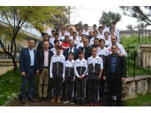 Başkan Toltar, Dilovası Belediyesporlu Oyuncularla Bir Araya Geldi