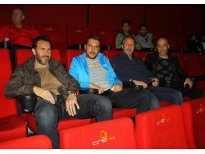 Manisasporlu Futbolcular Forum Magnesia’da Sinema Keyfi Yaşadı