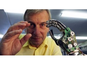 Prof. Dr. Kevin Warwick: “Makineler Vücudun Uzantısı Olarak Kullanılabilir”