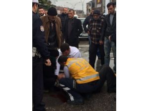 Sakarya’da Motosiklet İle Bisiklet Çarpıştı: 2 Yaralı