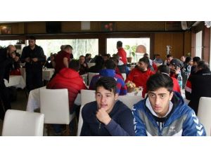 Trabzonspor Ve Samsunspor Taraftarları Bir Araya Geldi