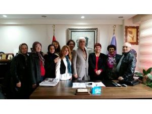 MHP’li Kadınlardan Başsağlığı Ziyareti