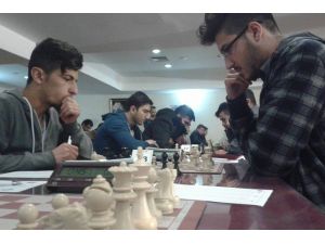 Üniversiteside Satranç Turnuvası
