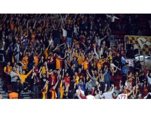 Galatasaray Taraftarı Salonu Dolduracak