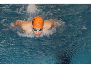 Mersinli Yüzücü, 26 Yıldır Kırılamayan Rekoru Kırdı