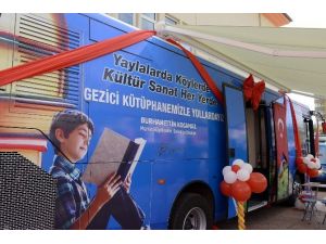 Büyükşehir Belediyesi’nin Gezici Kütüphanesi Hizmete Başladı