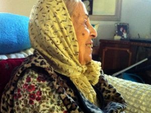 94 Yaşındaki Aliye Teyzeden Hırsızlara Not: Evladım, Kapıyı Kapatın