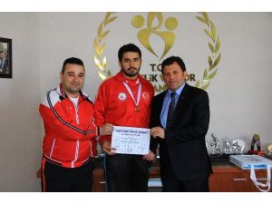Ali Akkaya Wushu’da Balkan Şampiyonu Oldu