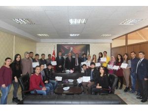 Kilis Gençlik Merkezi Tiyatro Ekibinden Gençlik Hizmetleri Ve Spor İl Müdürü Arkaltı’ya Ziyaret