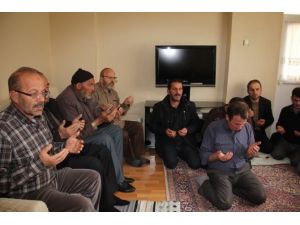 Vali Yusuf Odabaş Şehit Halil Türkoğlunun Ailesine Taziye Ziyaretinde Bulundu