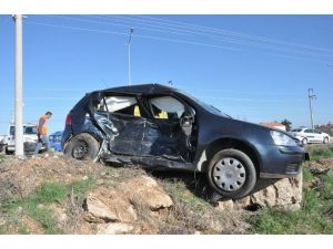 Uşak’ta Trafik Kazası; 5 Yaralı