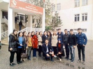Üniversite Öğrencileri Yaşlılar Haftasında Huzurevini Ziyaret Etti