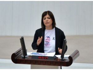 HDP’li Vekil Tahir Elçi Tişörtü İle Kürsüye Çıktı