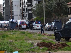 Diyarbakır'da terör saldırısı: 7 şehit, 27 yaralı