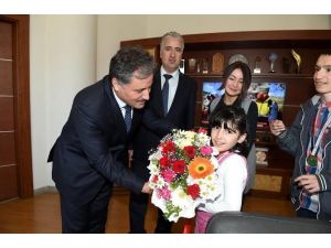Otizmli Çocuklardan, Başkan Çakır’a Ziyaret