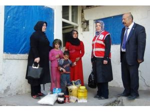 Türk Kızılayı Erciş Şubesinden Fakir Ailelere Gıda Yardımı