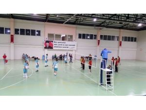 Didim’de Öğretmenler Voleybol Turnuvasında Karşılaştı