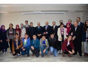 Bitlis’te Başarılı Öğrenciler Ödüllendirildi