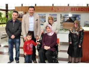 Başkan AK, Engelli Demir’in Umre Hayalini Gerçeğe Dönüştürdü