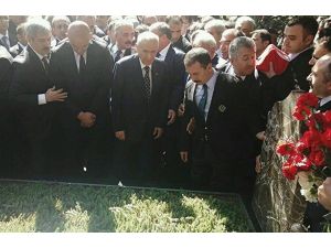 MHP’nin Merhum Genel Başkanı Türkeş, Kabri Başında Anıldı