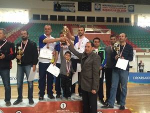 Diyarbakır’da Kurumlararası Masa Tenisi Turnuvası Sona Erdi