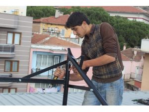 Dilenmeyen Suriyeliler Meslek Sahibi Olup Çalışmaya Başladı