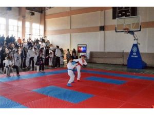 Sökeli Karateciler Uşak’tan Başarıyla Döndü