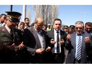 Şehit Karabakla Baba Ocağına Son Kez Getirildi