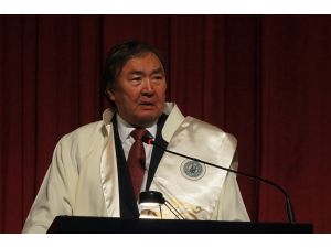 AÜ'den Kazak şair ve diplomata fahri doktora diploması