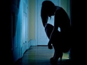 Akrabasının Tecavüzüyle Hamile Kalan Genç Kız İntihara Kalkıştı