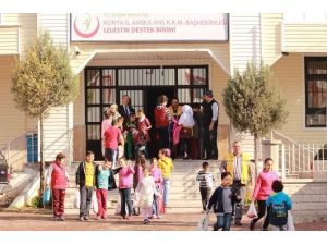 Konya’da 112 Acil Yardım Çalışanları Şivlilik Dağıttı
