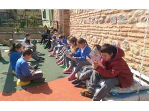 Bursa’da Renkli Kütüphaneler Haftası Kutlaması
