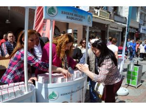 Edirne Belediyesi 15 bin kandil simidi dağıttı