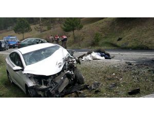 Kastamonu’da Otomobiller Çarpıştı: 1 Ölü, 2 Yaralı