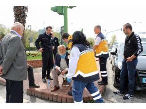 Yolun Karşısına Geçmek İsteyen Yaşlı Adama Kamyonet Çarptı