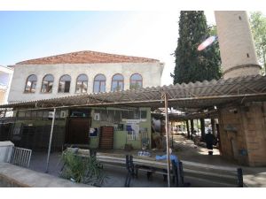 Döşemealtı Belediyesi Tarihi Camiyi Yeniliyor