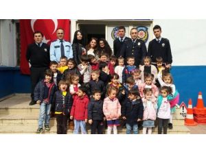 Trabzon’da Miniklerden Bölge Trafik Şube Müdürlüğü’ne Ziyaret