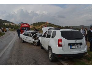 Kayganlaşan Yolda Kaza: 2 Yaralı