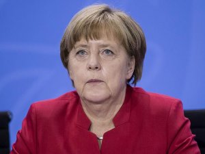 Almanya Başbakanı Merkel: Türkiye büyük bir yük taşıyor