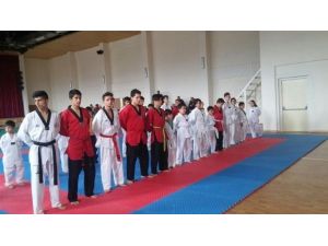 Taekwondo Kemer Sınavı Yapıldı