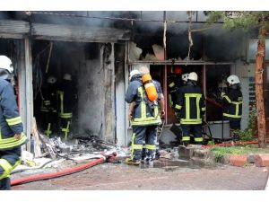 Elektrikli Ev Aletleri Atölyesinde Çıkan Yangın Korkuttu