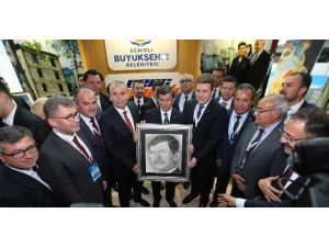 Başbakan Davutoğlu’ndan, Denizli Büyükşehir Belediyesi’ne Ödül